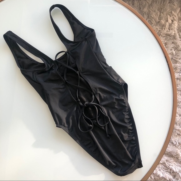 One Piece Swimsuit 🦋 - Picture 4 of 7